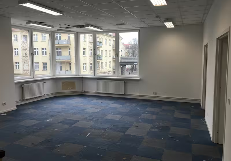 Vorher: Teppichboden Büro Friedrichshain